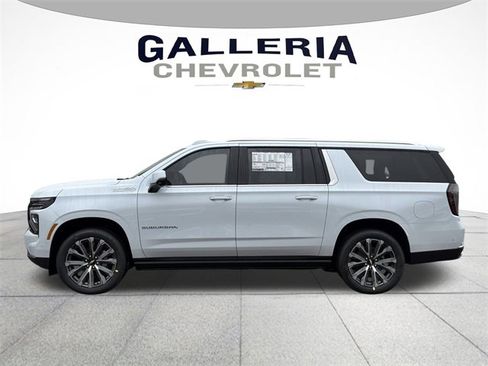 New 2026 Chevrolet Suburban High Country image 4