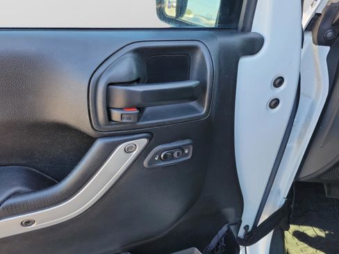 Used 2017 Jeep Wrangler Unlimited Sahara w/ Max Tow Package image 26