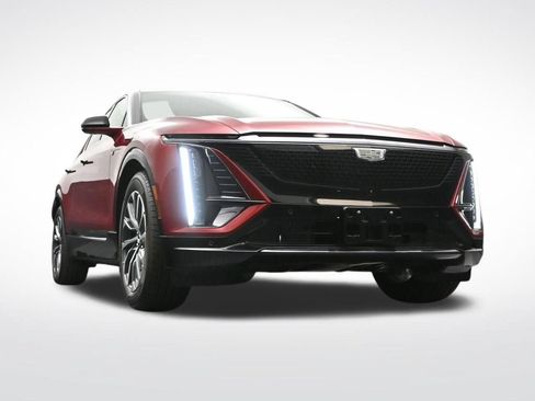 Used 2025 Cadillac Lyriq Sport AWD/4WD image 30