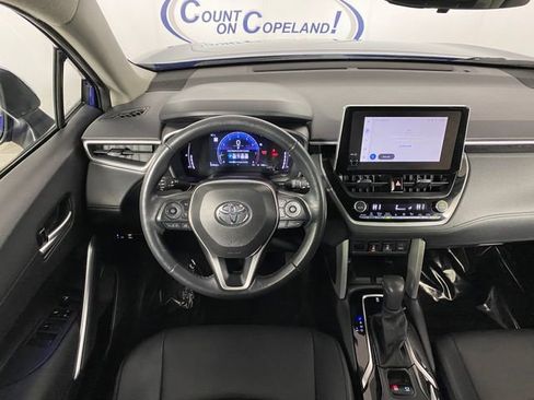 Used 2024 Toyota Corolla Cross XLE image 17
