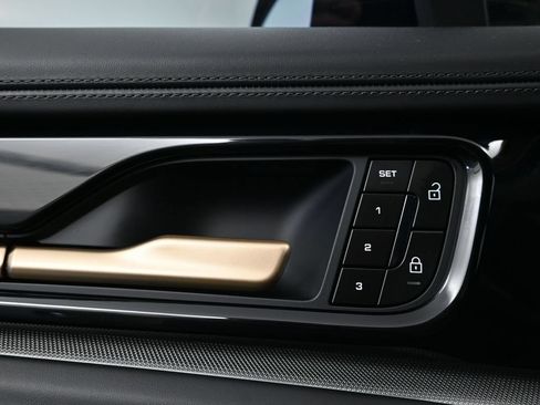 Certified 2025 Porsche Panamera 4 E-Hybrid AWD/4WD image 18