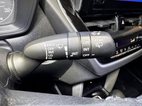 Certified 2024 Toyota Corolla Cross LE image 30