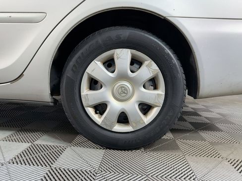 Used 2004 Toyota Camry LE image 9