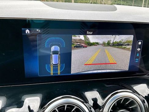 Certified 2025 Mercedes-Benz GLA 250 4MATIC image 17