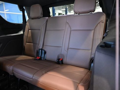 Used 2021 Chevrolet Tahoe High Country w/ Premium Package AWD/4WD image 13