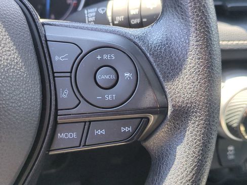 Used 2025 Toyota RAV4 XLE AWD/4WD image 20