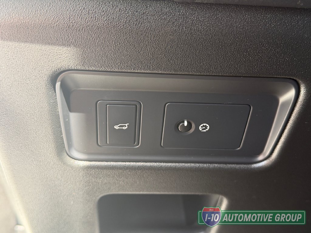 Used 2018 Land Rover Discovery HSE AWD/4WD image 28