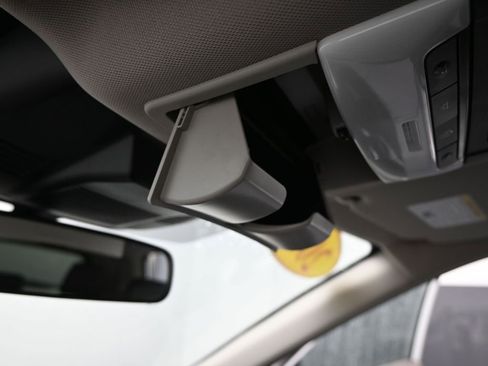 Used 2022 Nissan Rogue SV w/ SV Premium Package image 39