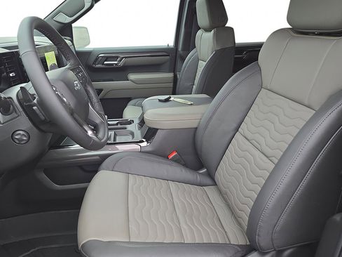 New 2026 Chevrolet Silverado 1500 ZR2 image 12