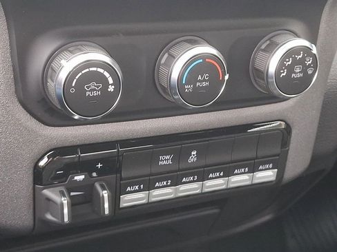 Used 2024 RAM 2500 Tradesman w/ Chrome Appearance Group image 14