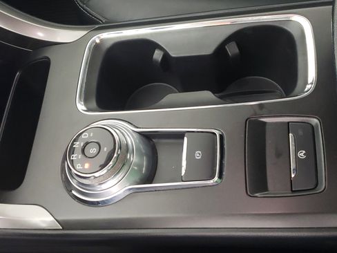 Used 2017 Ford Fusion SE w/ Fusion SE Technology Package image 25