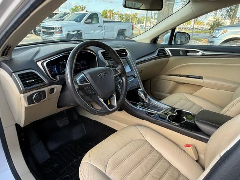 Used 2015 Ford Fusion SE w/ Equipment Group 502A image 15