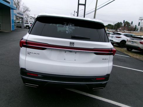 Used 2025 Buick Enclave Preferred image 4