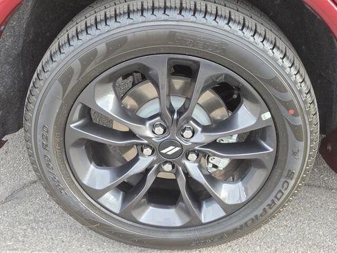 Used 2025 Dodge Durango R/T w/ Blacktop Package AWD/4WD image 9