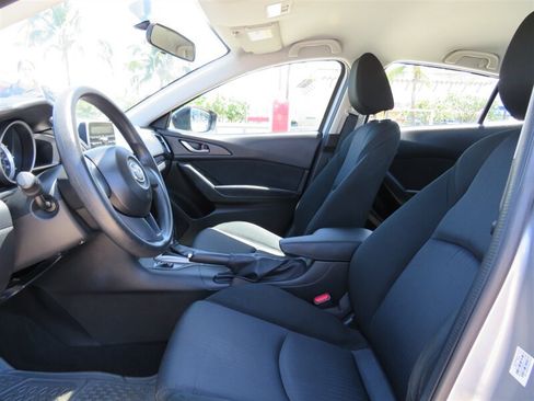 Used 2015 MAZDA MAZDA3 i SV FWD image 12