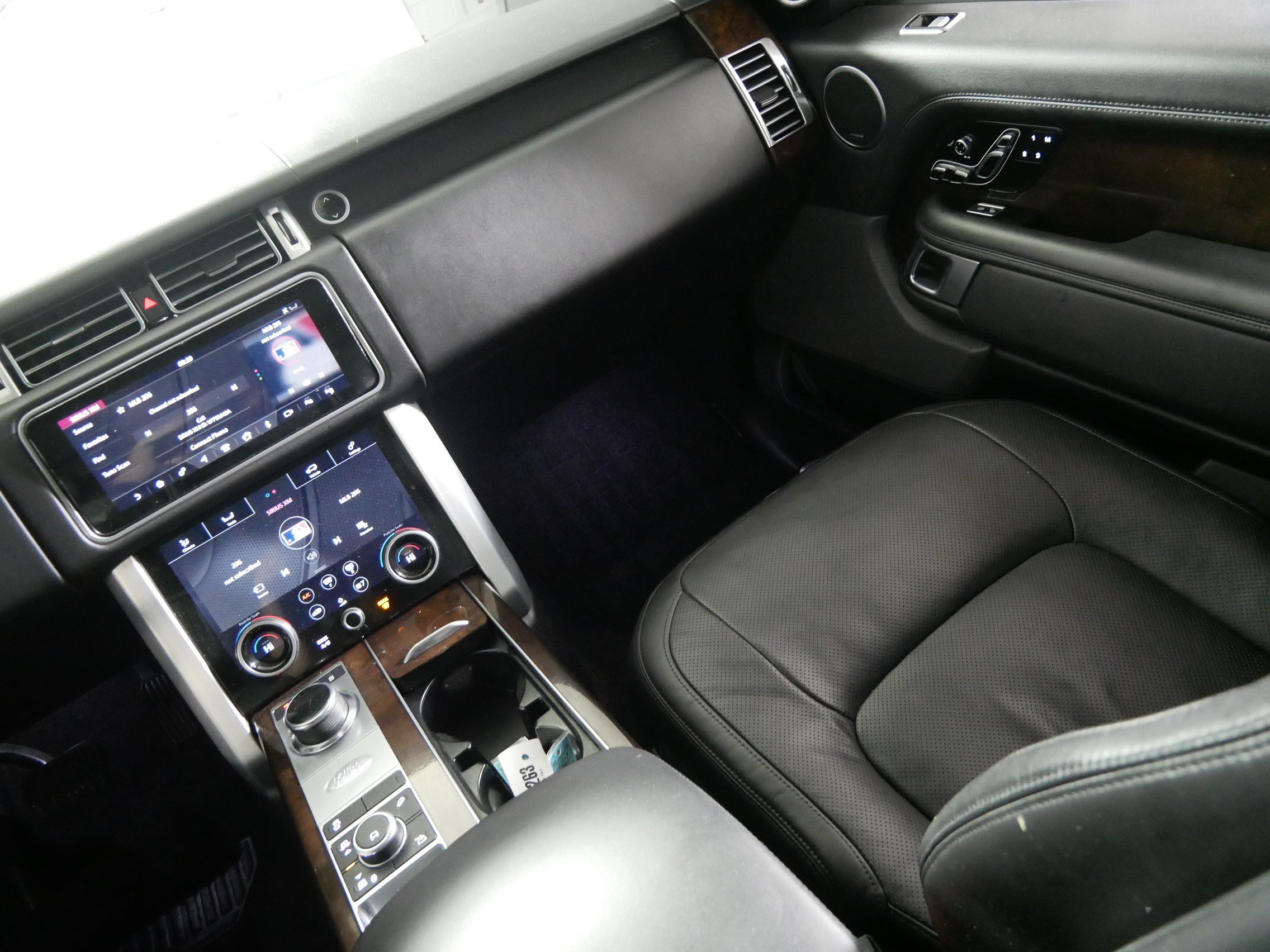 Used 2020 Land Rover Range Rover HSE AWD/4WD image 11