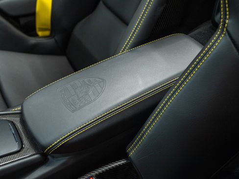 Used 2019 Porsche 911 Speedster RWD image 38