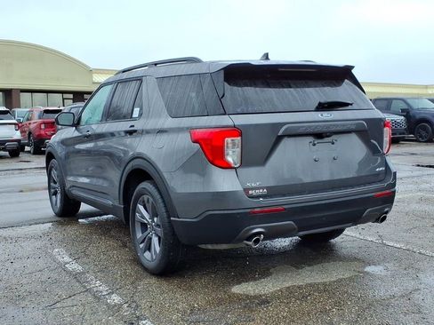 Certified 2023 Ford Explorer XLT w/ Equipment Group 202A AWD/4WD image 3
