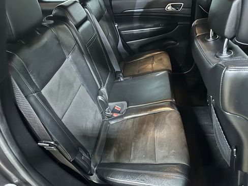 Used 2021 Jeep Grand Cherokee Laredo X image 21