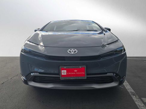 Used 2025 Toyota Prius XLE image 8