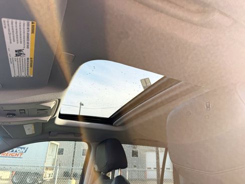 Used 2019 Cadillac Escalade Luxury image 18