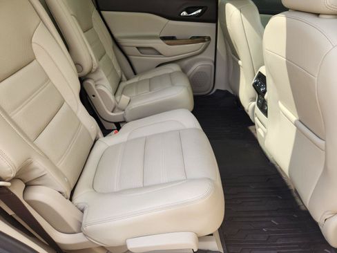 Used 2019 GMC Acadia Denali w/ Technology Package FWD image 28