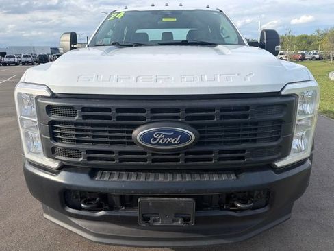 Used 2024 Ford F550 4x4 Crew Cab Super Duty image 3