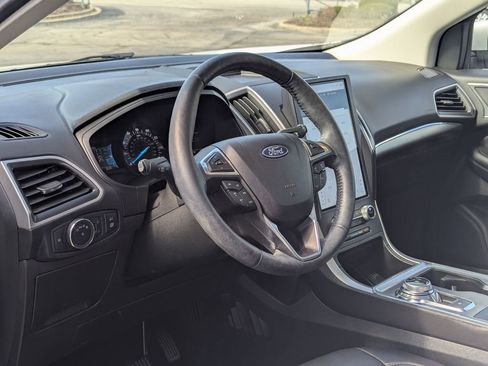 Used 2022 Ford Edge SEL w/ Convenience Package image 9