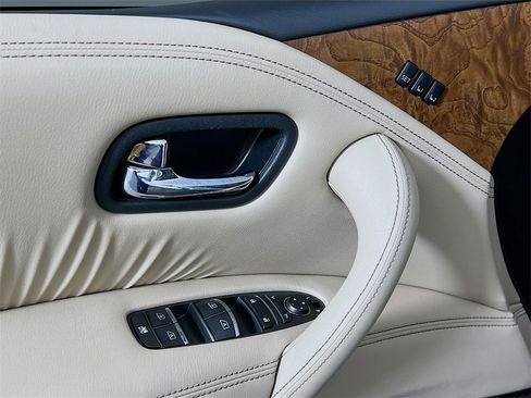 Used 2024 Nissan Armada SL w/ Captain's Chairs Package image 20