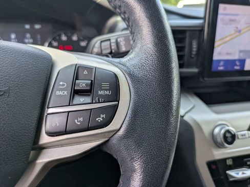 Used 2021 Ford Explorer XLT w/ Equipment Group 202A RWD image 29