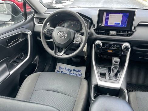 Used 2023 Toyota RAV4 LE AWD/4WD image 9