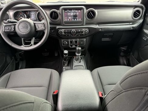 Used 2023 Jeep Gladiator Sport AWD/4WD image 7