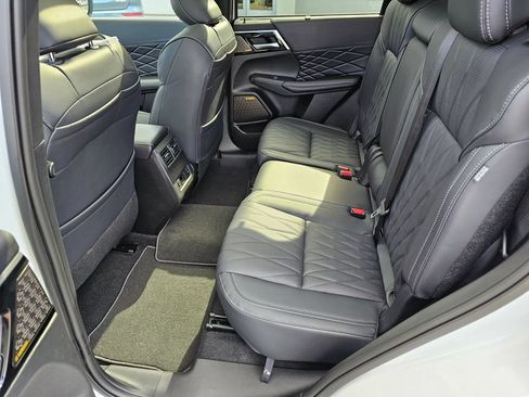 New 2026 Mitsubishi Outlander 4WD Plug-In Hybrid image 13