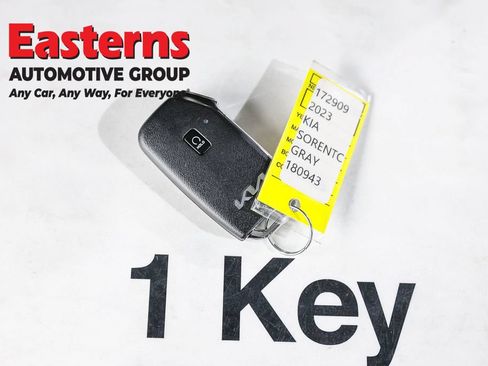 Used 2023 Kia Sorento EX AWD/4WD image 26