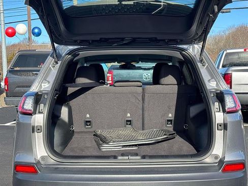 Used 2020 Jeep Cherokee Latitude w/ Cold Weather Group image 11