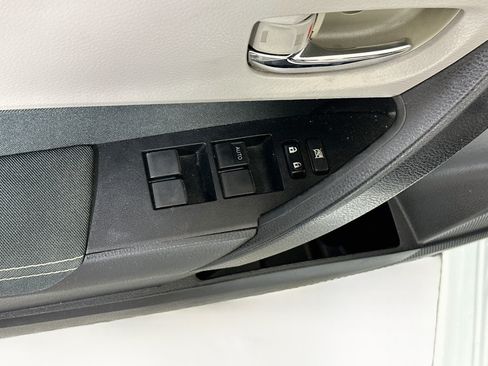 Used 2017 Toyota Corolla LE FWD image 14