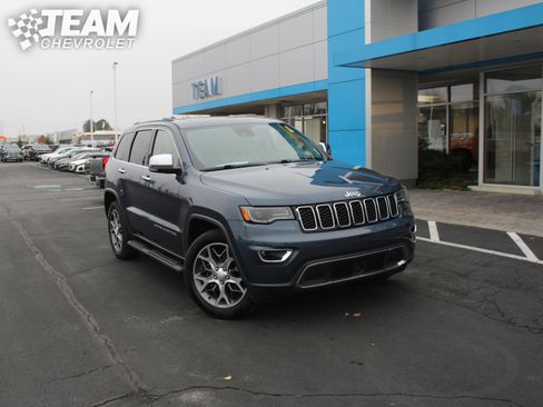 Used 2020 Jeep Grand Cherokee Limited w/ Luxury Group II image 2