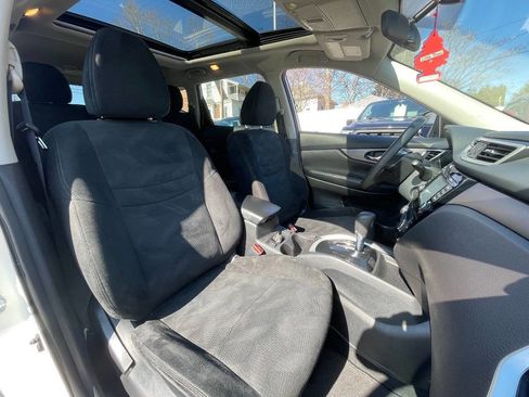 Used 2016 Nissan Rogue SV w/ SV Premium Package image 33