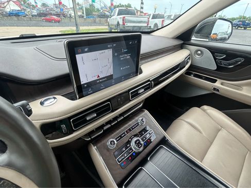 Used 2020 Lincoln Aviator Reserve w/ Equipment Group 202A AWD/4WD image 45