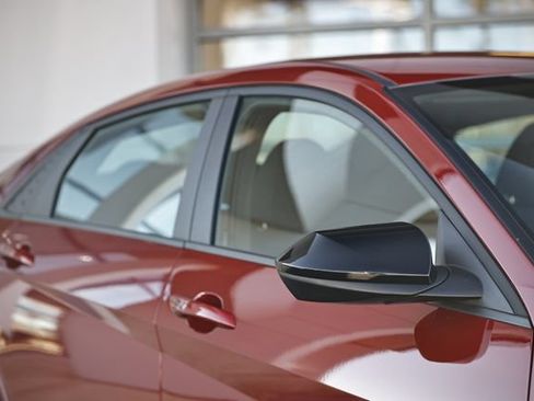 Certified 2025 Hyundai Elantra Sport FWD image 3
