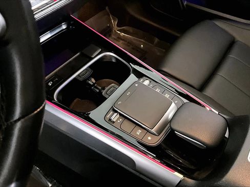 Used 2023 Mercedes-Benz GLB 250 4MATIC image 16