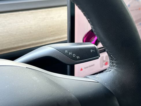 Used 2021 Tesla Model 3 Standard Range Plus image 19