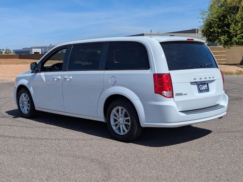 Used 2020 Dodge Grand Caravan SE image 5
