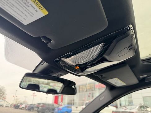 Used 2025 BMW 330i Sedan image 26