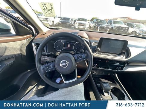 Used 2022 Nissan Rogue SV AWD/4WD image 5