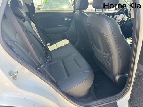 Used 2022 Kia Niro EX Premium FWD image 29