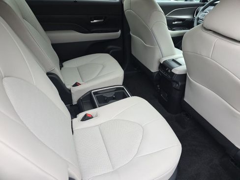 Certified 2026 Toyota Grand Highlander XLE image 17