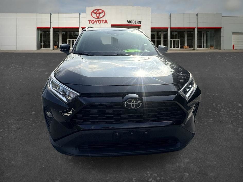 Used 2020 Toyota RAV4 XLE w/ Convenience Package AWD/4WD image 6