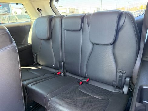 Used 2025 Kia Carnival SX Prestige image 20