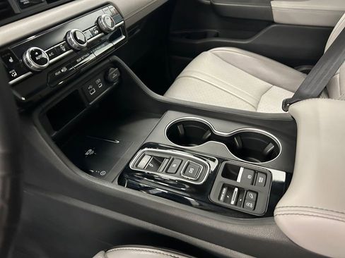 Certified 2024 Honda Pilot Elite image 25